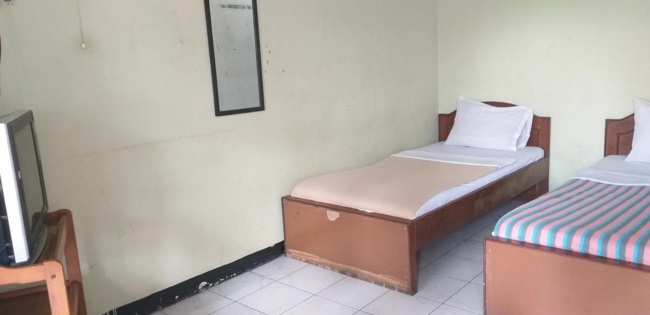 Intan Hotel بورواكارتا المظهر الخارجي الصورة