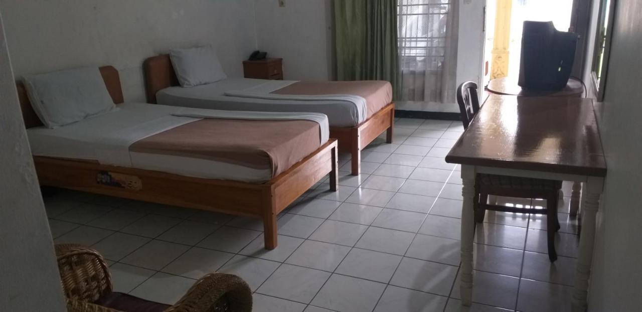 Intan Hotel بورواكارتا المظهر الخارجي الصورة