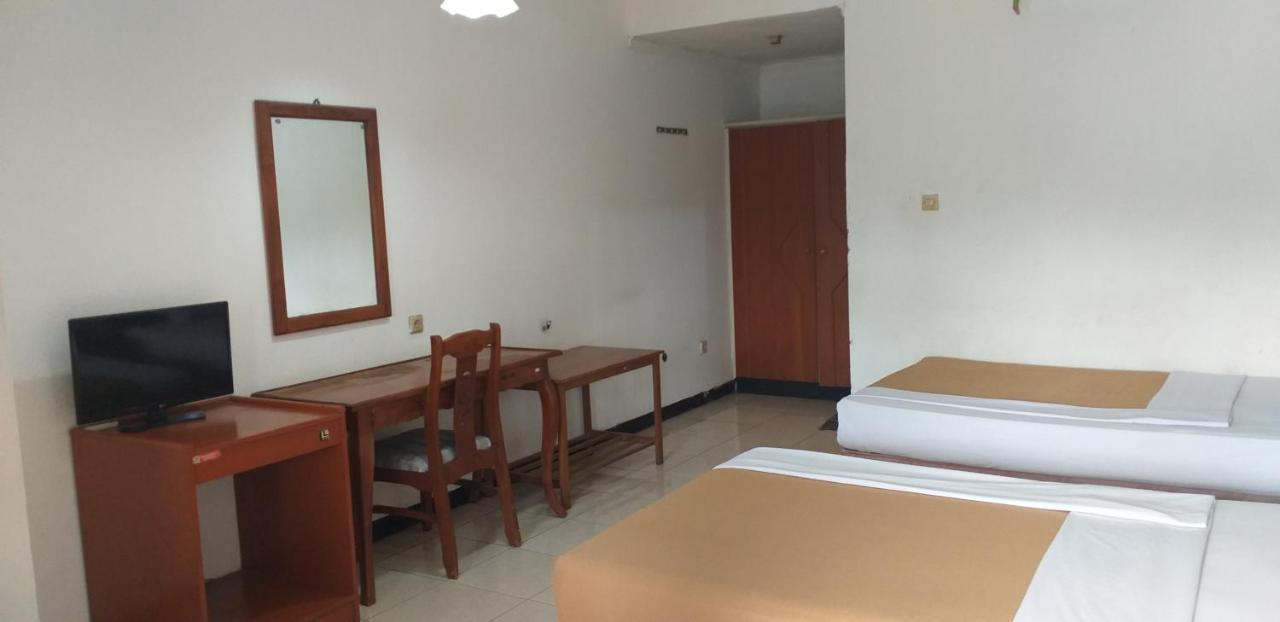 Intan Hotel بورواكارتا المظهر الخارجي الصورة