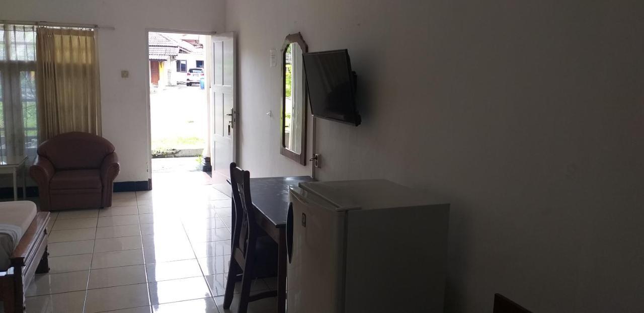 Intan Hotel بورواكارتا المظهر الخارجي الصورة