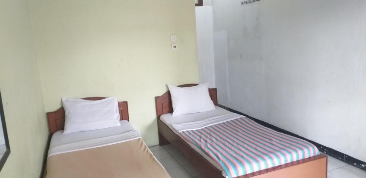Intan Hotel بورواكارتا المظهر الخارجي الصورة