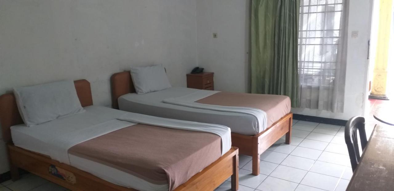 Intan Hotel بورواكارتا المظهر الخارجي الصورة