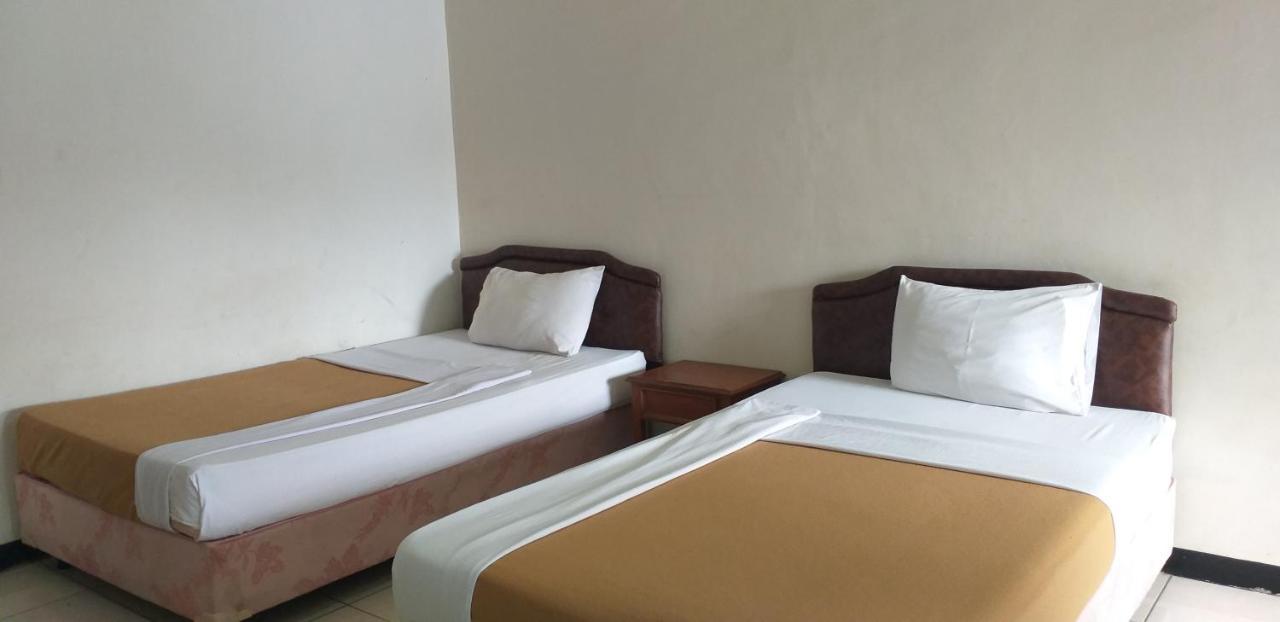 Intan Hotel بورواكارتا المظهر الخارجي الصورة