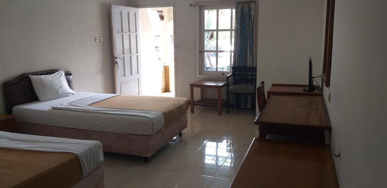 Intan Hotel بورواكارتا المظهر الخارجي الصورة