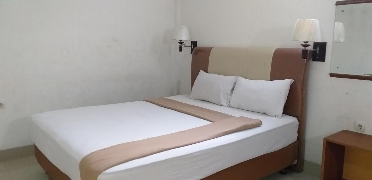 Intan Hotel بورواكارتا المظهر الخارجي الصورة