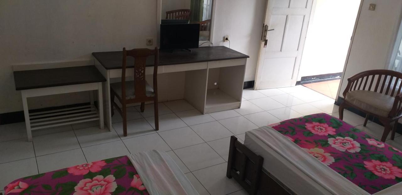 Intan Hotel بورواكارتا المظهر الخارجي الصورة