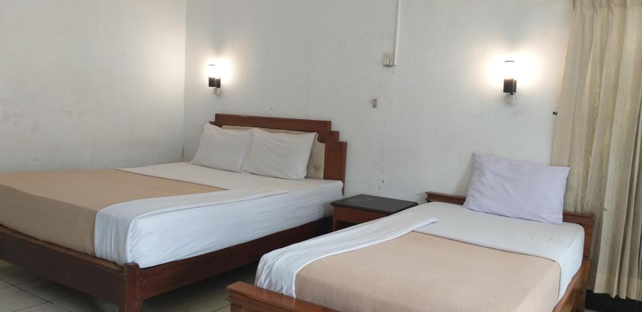 Intan Hotel بورواكارتا المظهر الخارجي الصورة