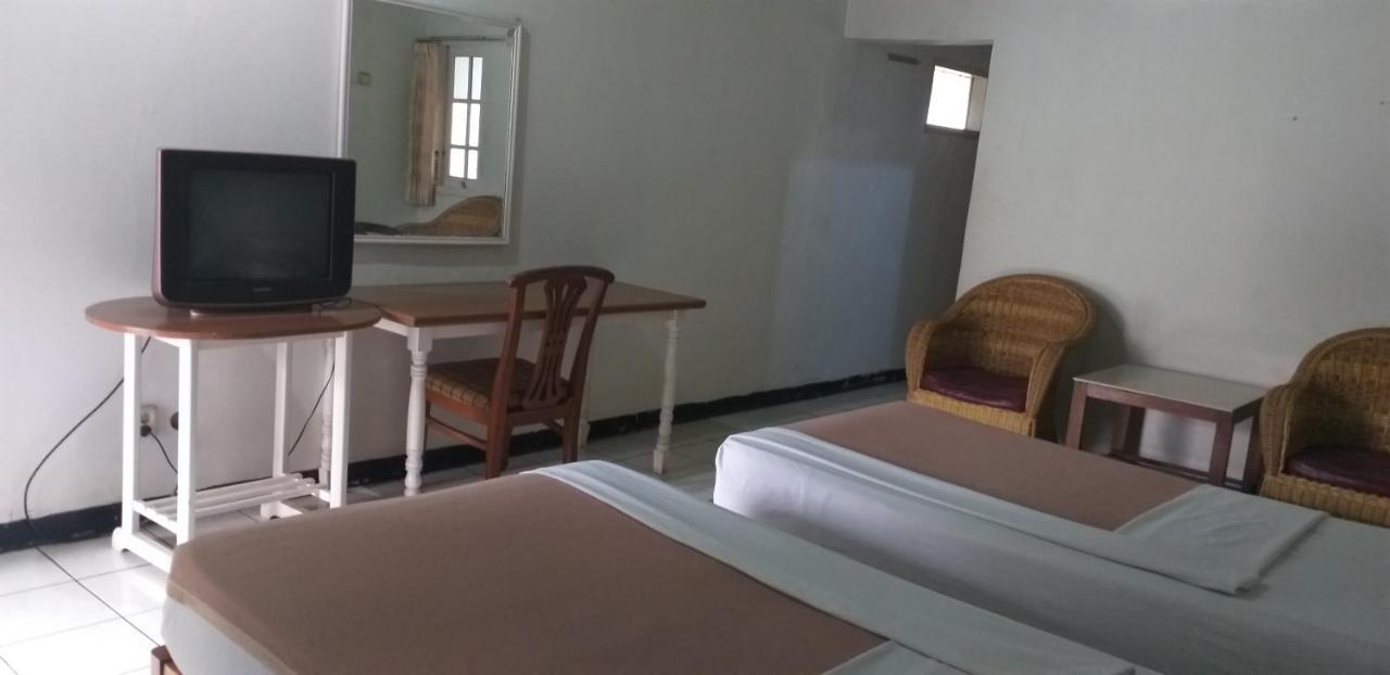 Intan Hotel بورواكارتا المظهر الخارجي الصورة