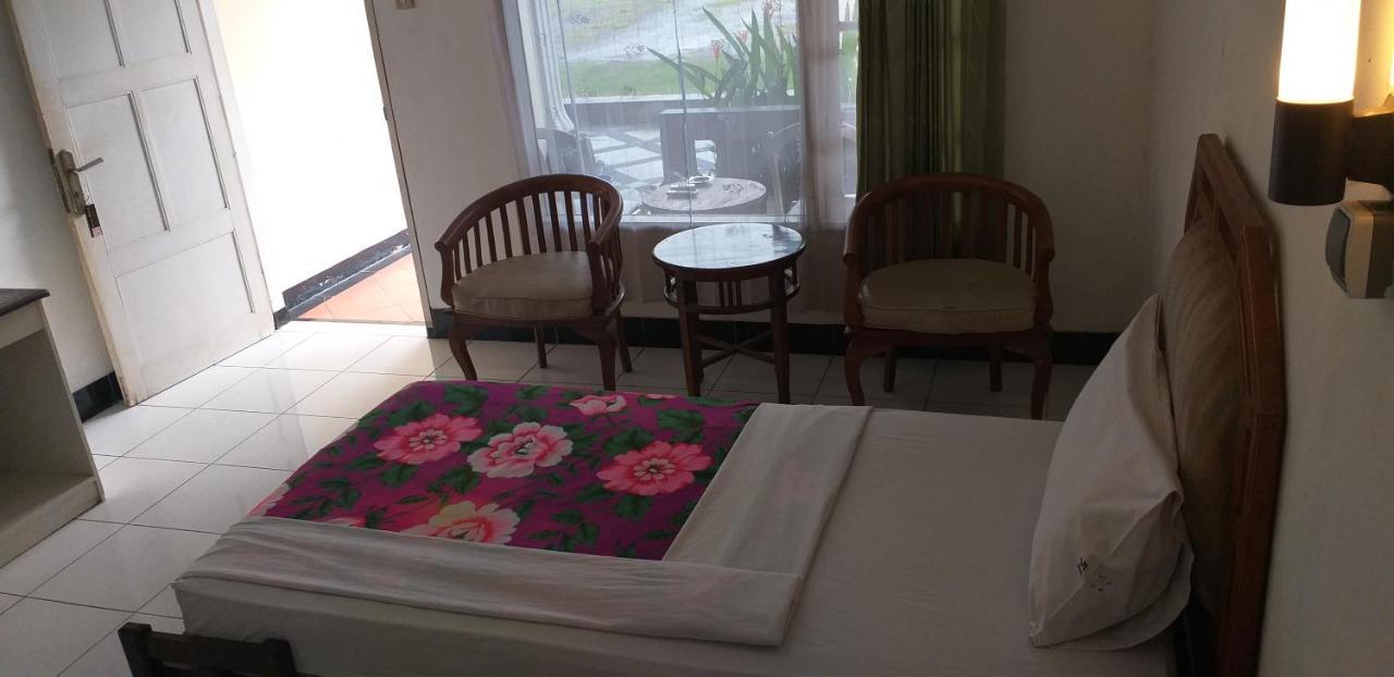 Intan Hotel بورواكارتا المظهر الخارجي الصورة