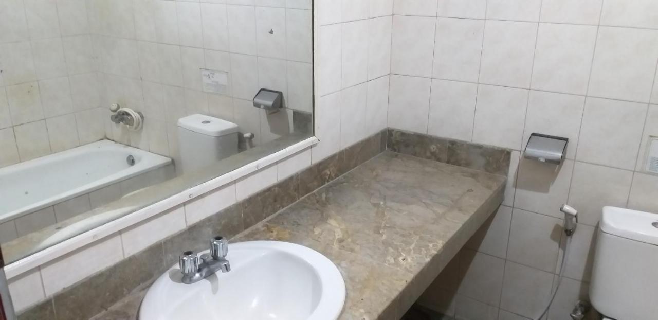 Intan Hotel بورواكارتا المظهر الخارجي الصورة