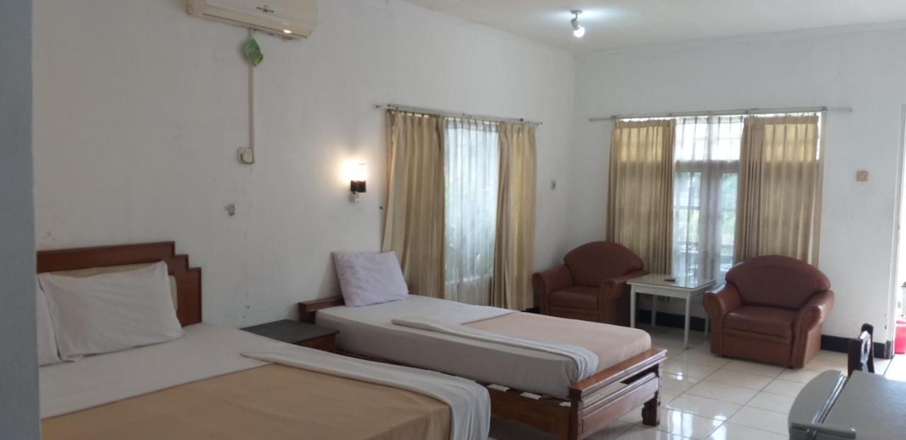 Intan Hotel بورواكارتا المظهر الخارجي الصورة