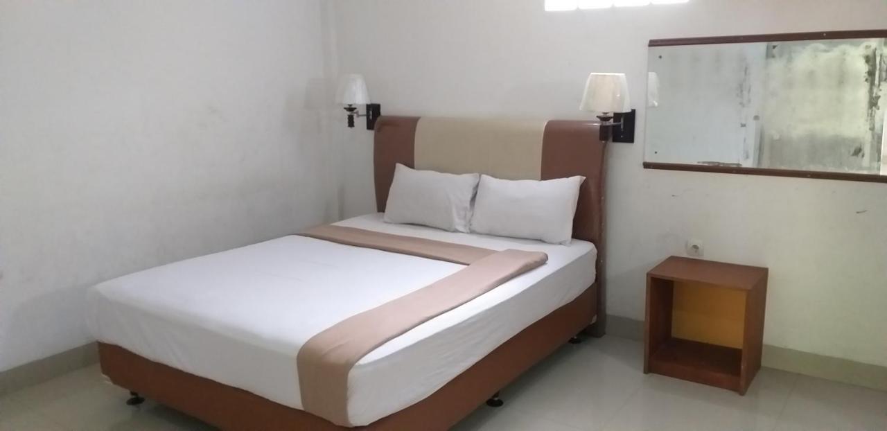 Intan Hotel بورواكارتا المظهر الخارجي الصورة